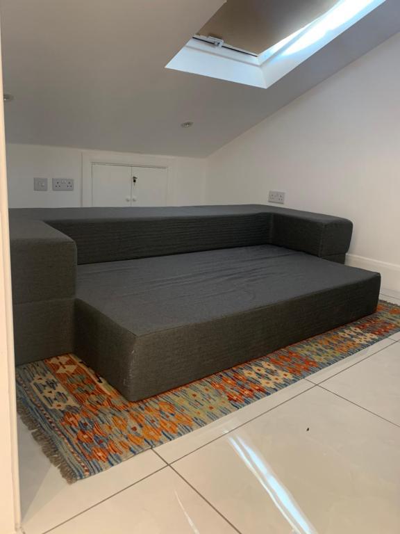 Air Conditioned Modern Double Bed Room With Private Attached Bathroom - Free Parking - Near London Heathrow Airport & Southall Broadway Екстер'єр фото