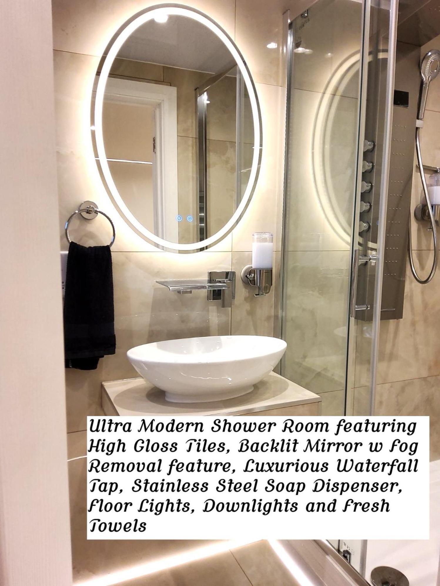 Air Conditioned Modern Double Bed Room With Private Attached Bathroom - Free Parking - Near London Heathrow Airport & Southall Broadway Екстер'єр фото
